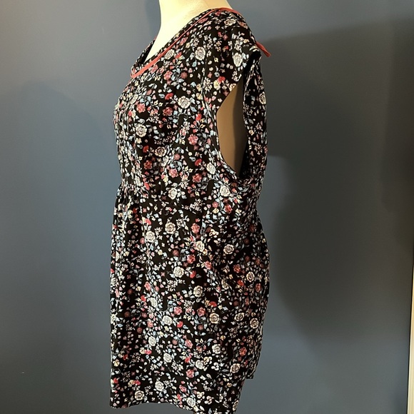 Motherhood Maternity Floral Summer Top with Brick red, Zipper Back - Picture 4 of 10